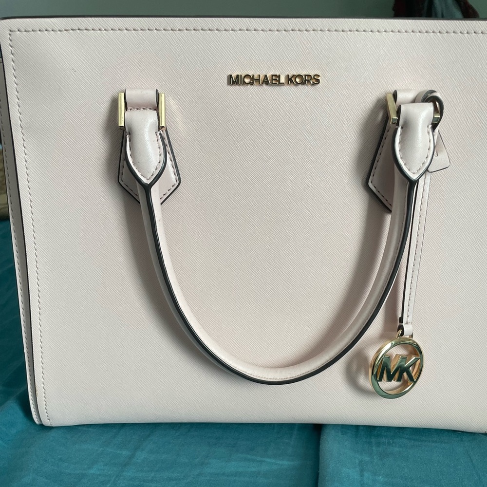 Michael Kors Sheila Medium Center Zip Crossbody Satchel Shoulder Bag with strap